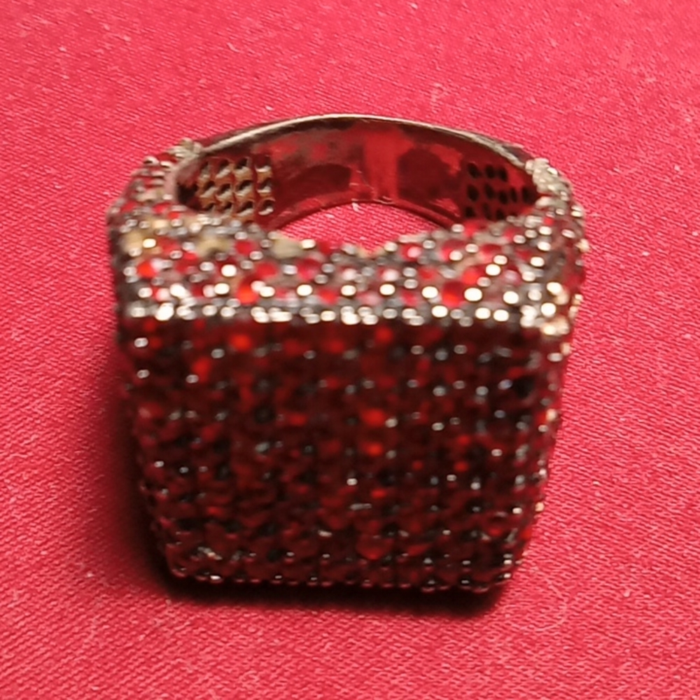 Red diamond ring - Picture 2 of 15